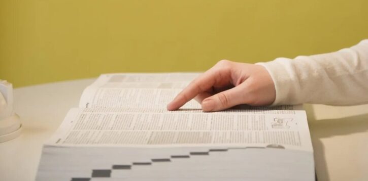 «تفاله» زیر سایه هوش مصنوعی کلمه سال ۲۰۲۵ شد