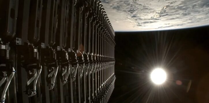 یک ماهواره استارلینک در حال سقوط است