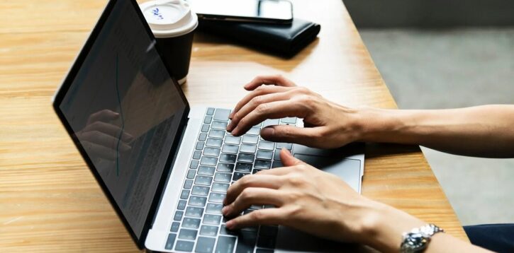 نهادهای دولتی موظف به استفاده از خدمات «فریلنسرها» شدند