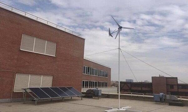 نصب توربین باد در دانشکده مهندسی مکانیک دانشگاه صنعتی شریف